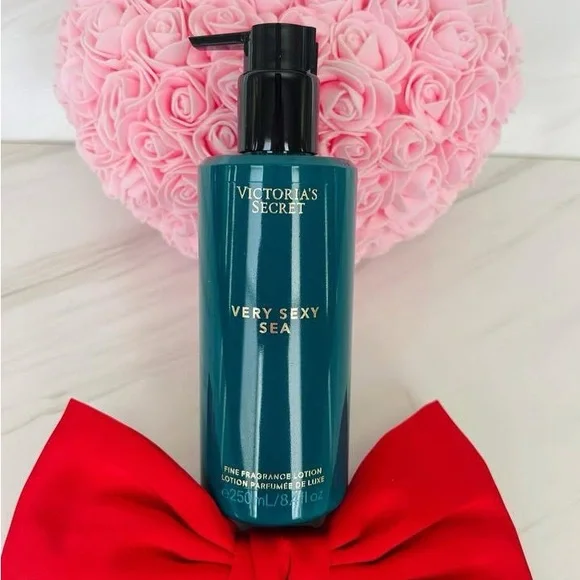 Victoria's Secret Very Sexy Sea Lotion - Picture 1 of 1